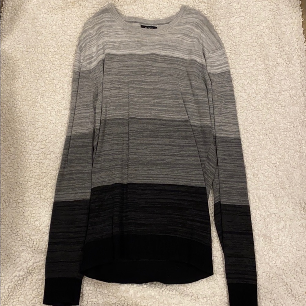 Men’s pullover sweater